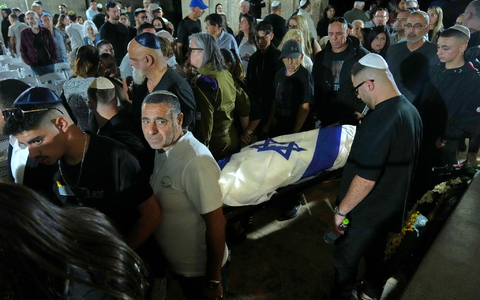 Bislang hat die Hamas neun Geisel-Leichen an Israel übergeben.  - Foto: Francisco Seco/AP/dpa