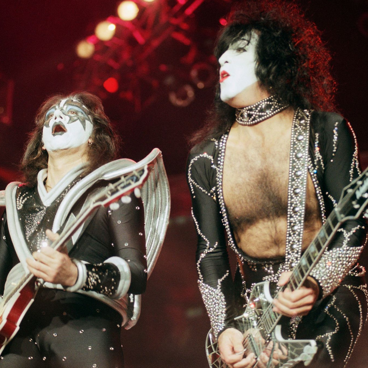 Der Gitarrist Ace Frehley ist mit 74 Jahren gestorben. (Archivbild) - Foto: Chris Pizzello/AP/dpa