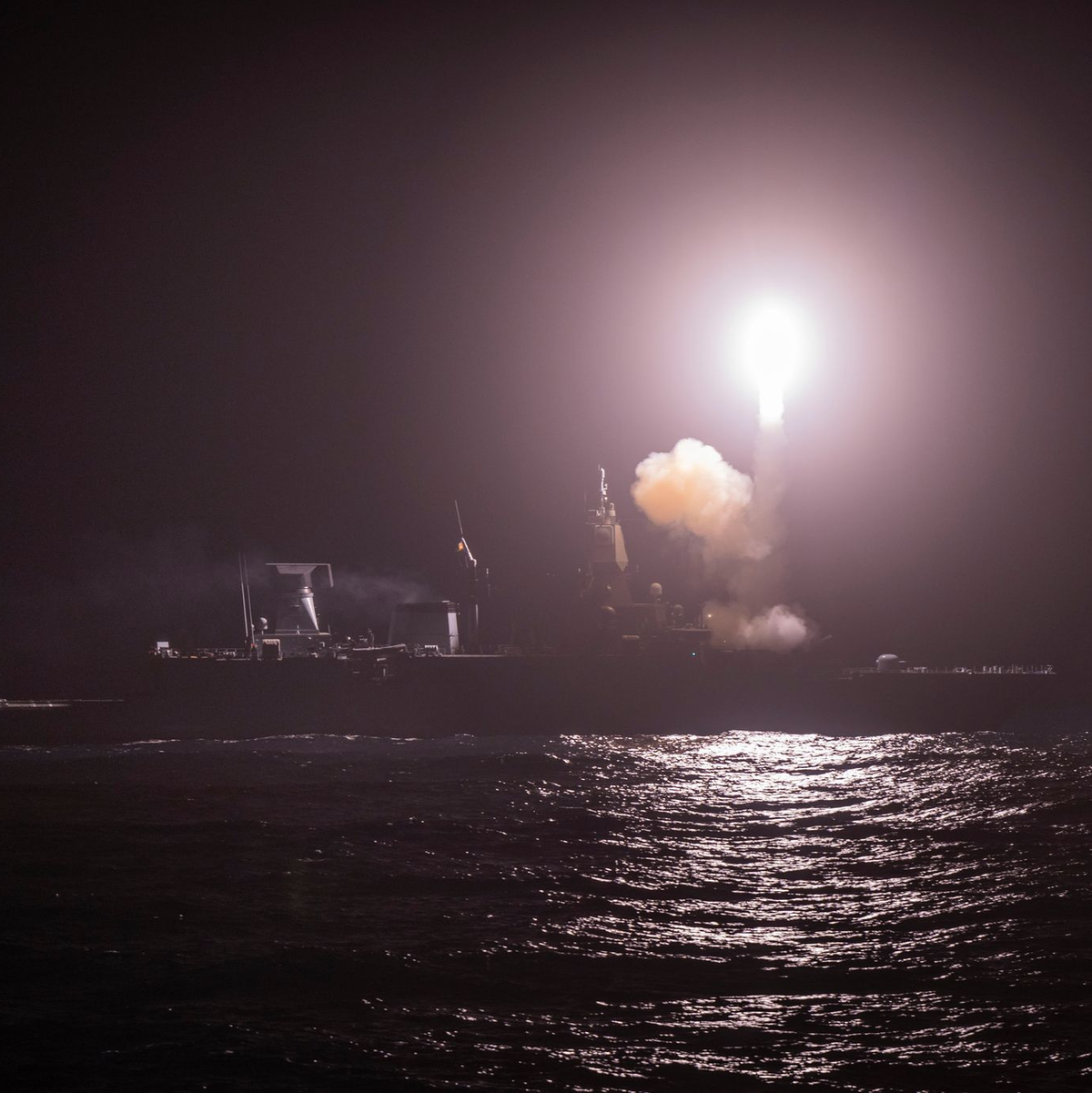 Bis zu 54 Flugkörper sollen bei der Übung abgefeuert werden. - Foto: Philip Dulian/dpa