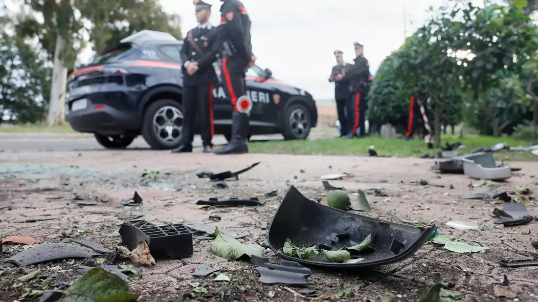 Auf das Auto eines bekannten italienischen TV-Journalisten wurde ein Anschlag verübt. - Bild: Cecilia Fabiano/LaPresse via AP/dpa