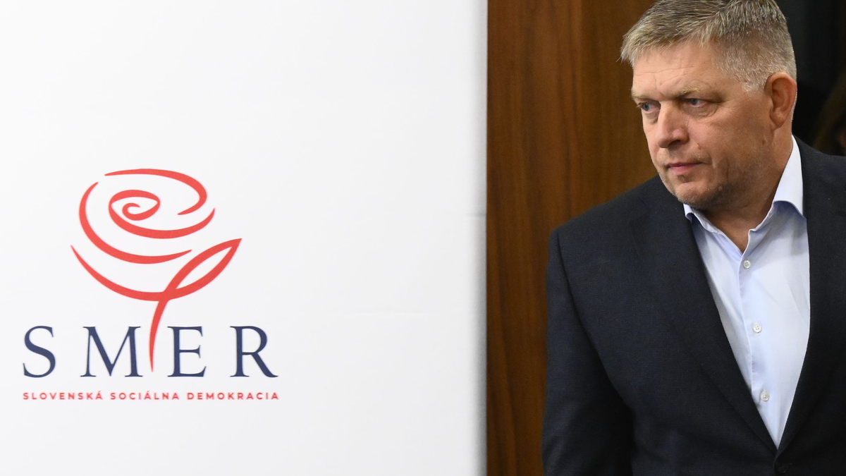 Robert Fico, Vorsitzender der Partei Smer-Sozialdemokratie, ist aufgrund seiner Politik bei vielen EU-Partnern umstritten. (Archivbild)   - Foto: Deml Ondøej/CTK/dpa