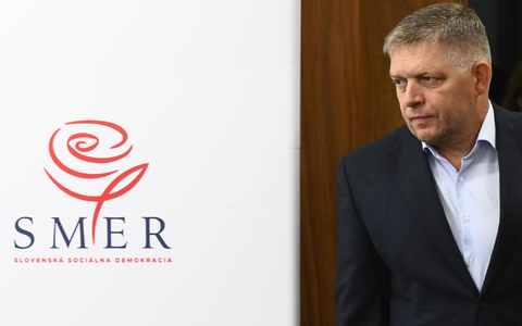 Robert Fico, Vorsitzender der Partei Smer-Sozialdemokratie, ist aufgrund seiner Politik bei vielen EU-Partnern umstritten. (Archivbild)   - Foto: Deml Ondøej/CTK/dpa