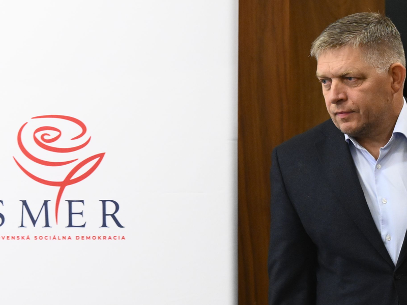 Robert Fico, Vorsitzender der Partei Smer-Sozialdemokratie, ist aufgrund seiner Politik bei vielen EU-Partnern umstritten. (Archivbild)   - Foto: Deml Ondøej/CTK/dpa