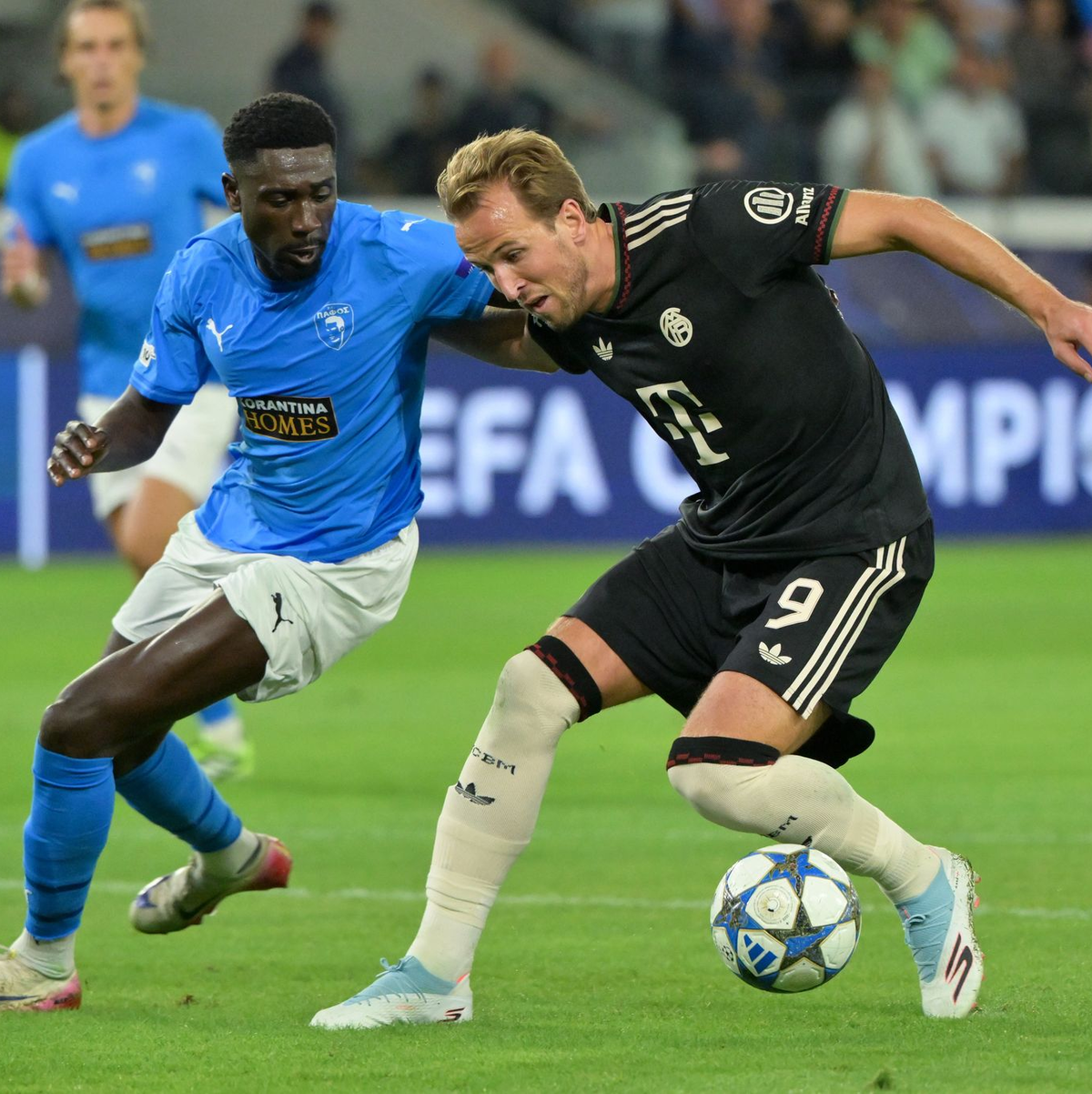 Bayern-Torjäger Harry Kane (r.) - hier in der Champions League auf Zypern - ist in einer Ausnahme-Form. - Foto: Peter Kneffel/dpa