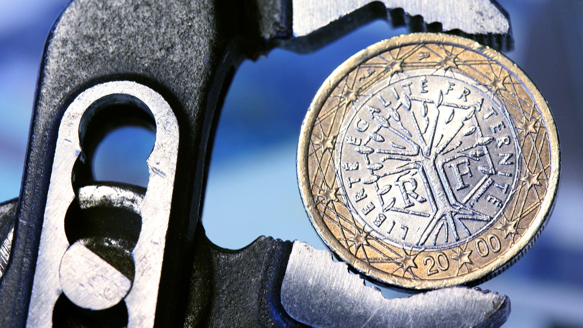 S&P senkt Einstufung: Frankreich drohen höhere Zinszahlungen - Foto: Tobias Kleinschmidt/dpa