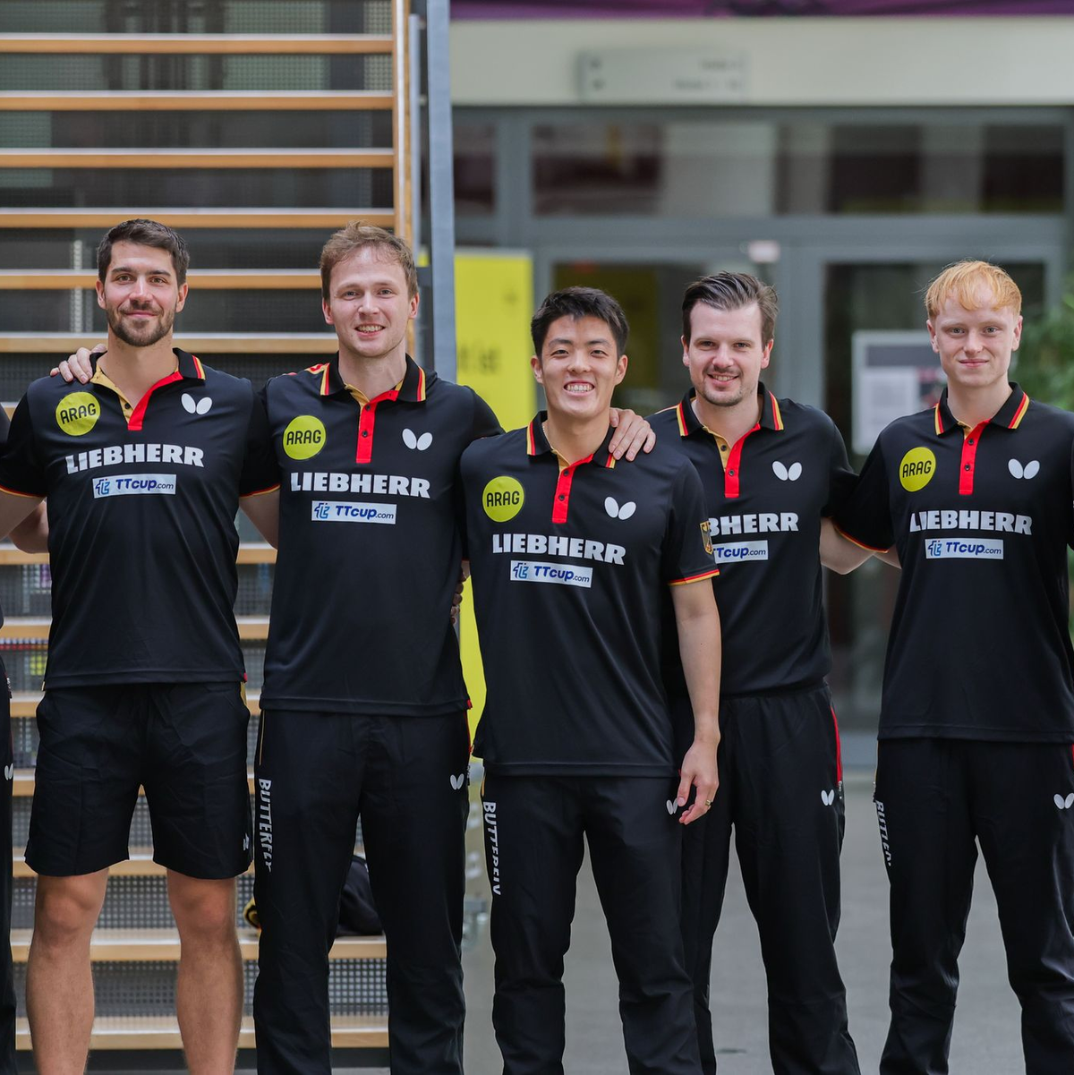 Aus im EM-Halbfinale: Die deutsche Tischtennis-Nationalmannschaft der Männer. - Foto: Rolf Vennenbernd/dpa
