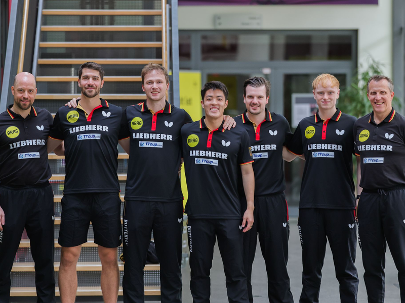 Aus im EM-Halbfinale: Die deutsche Tischtennis-Nationalmannschaft der Männer. - Foto: Rolf Vennenbernd/dpa