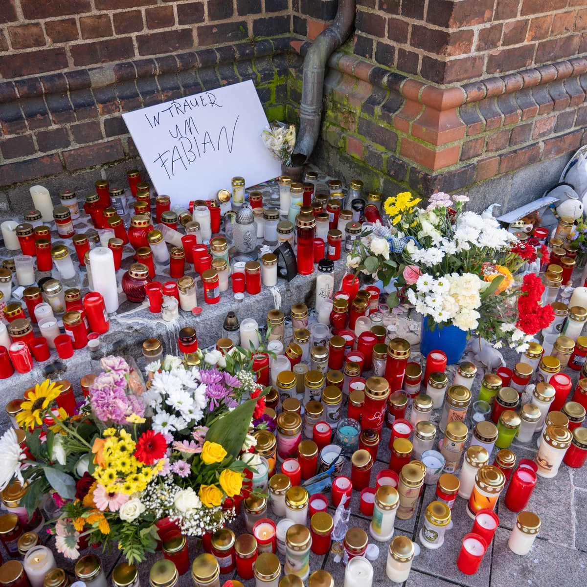Die Anteilnahme an dem Tod des achtjährigen Fabian ist groß.  - Foto: Stefan Sauer/dpa