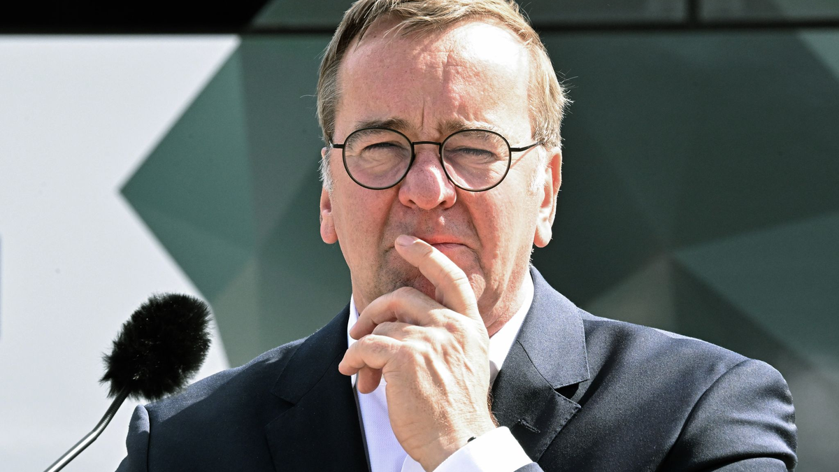 Pistorius setzt auf Freiwilligkeit, aber will trotzdem alle jungen Männer mustern lassen. (Archivbild) - Foto: Bernd Weißbrod/dpa