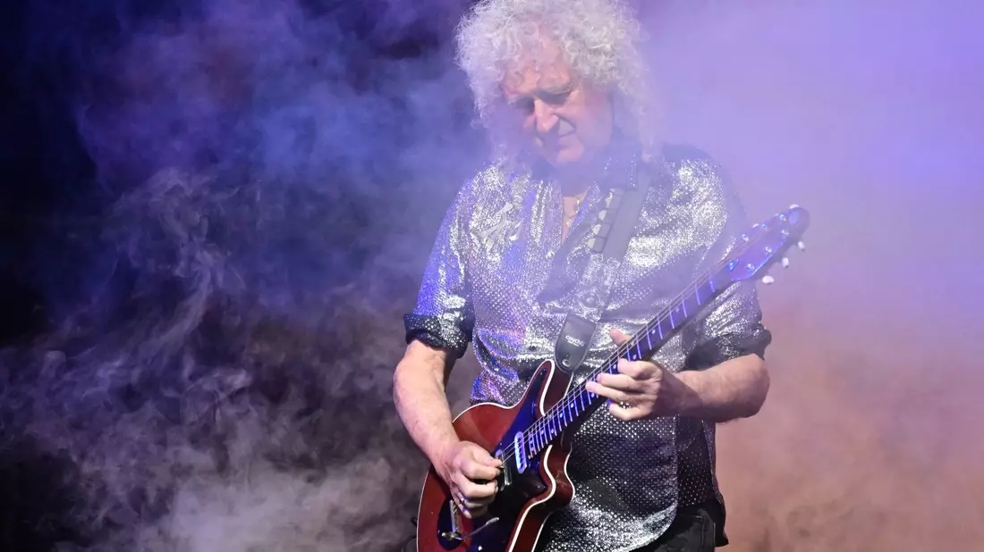 Weltberühmt, aber kein Solo ohne Fehler: Brian May stört sich nicht daran. - Bild: Bernd Weißbrod/dpa