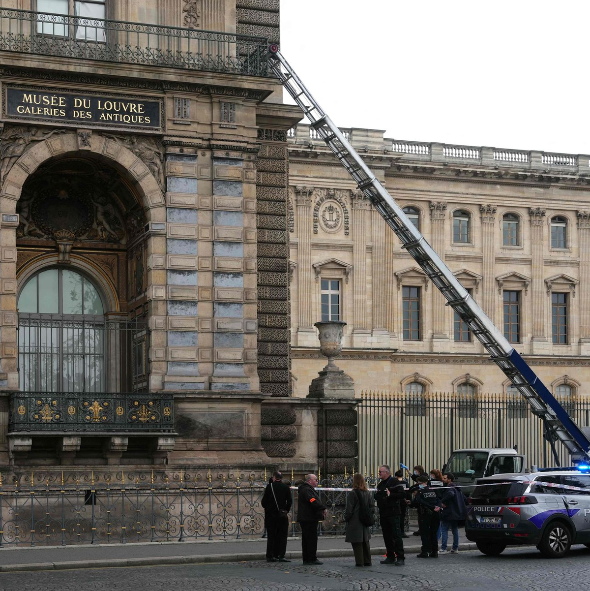 Mit einem Möbelaufzug gelangen die Täter in das Museum. (Archivbild) - Foto: Dimitar Dilkoff/AFP/dpa