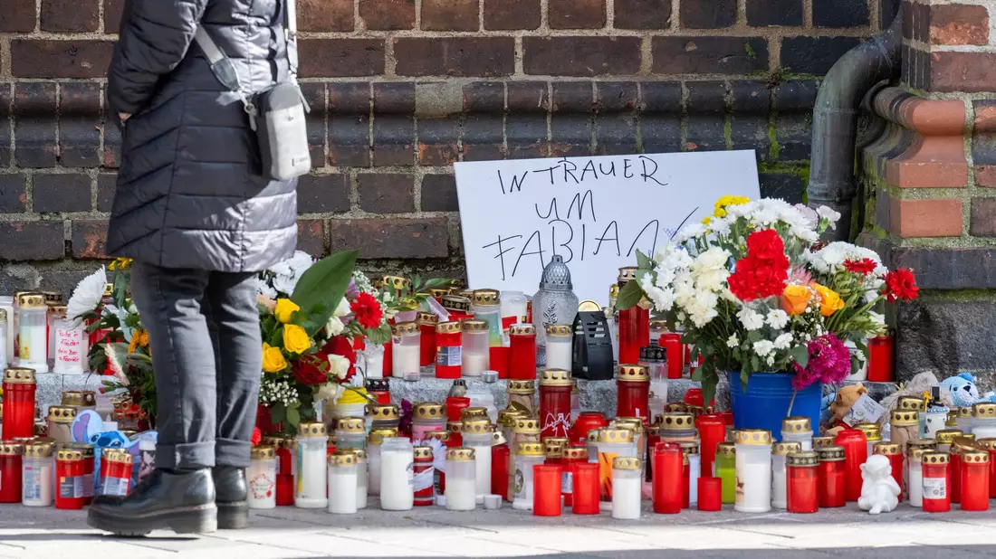 Die Pfarrkirche in Güstrow ist zum zentralen Ort des Gedenkens geworden.  - Bild: Stefan Sauer/dpa
