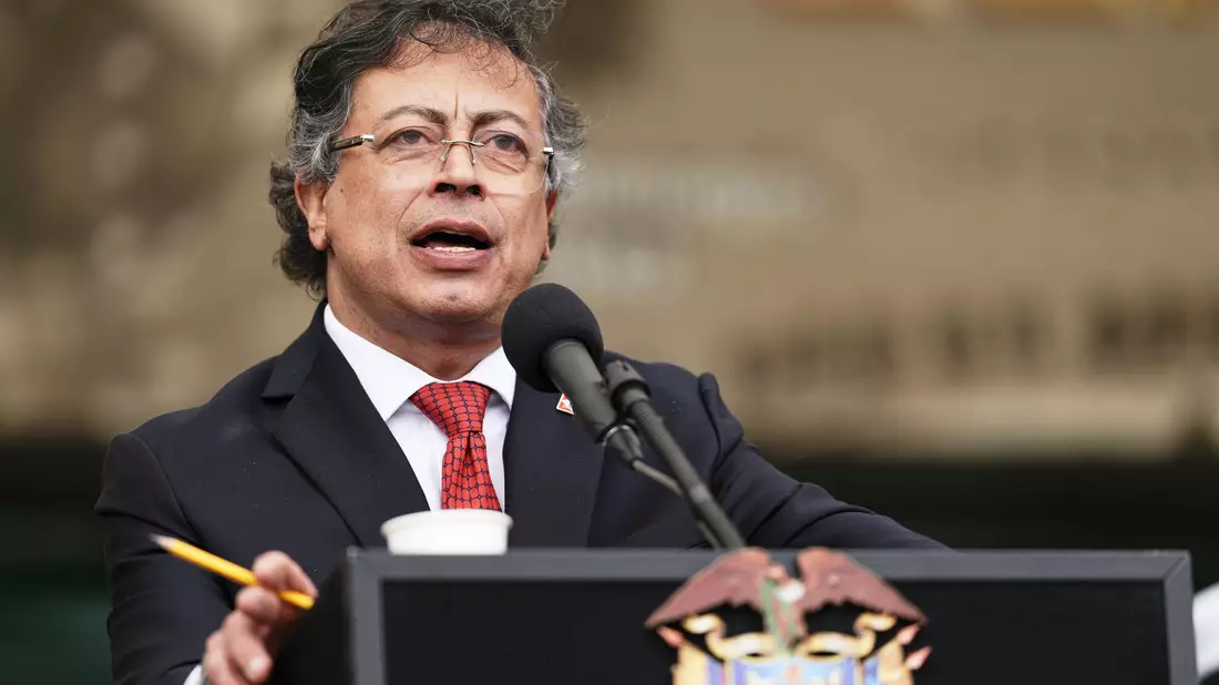 Kolumbiens Präsident Gustavo Petro wirft den USA vor, in kolumbianischen Gewässern einen Unschuldigen getötet zu haben. (Archivbild) - Bild: Ivan Valencia/AP/dpa
