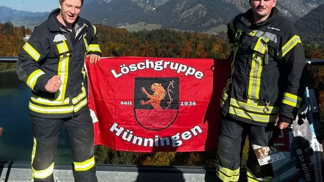 FW Ense: Löschgruppe Hünningen beim Schanzenlauf in Oberstdorf - Bild: presseportal.de