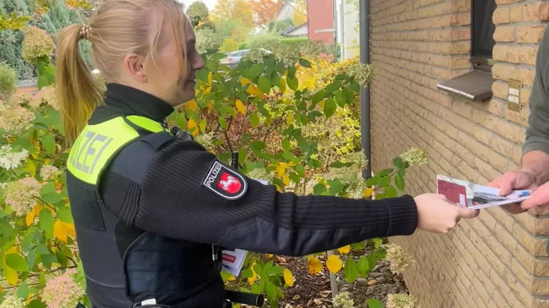 POL-HI: Sensibilisierung für die dunkle Jahreszeit - Präventive Maßnahmen zum Thema Einbruchschutz im Zuständigkeitsbereich des Polizeikommissariats Elze - Bild: presseportal.de