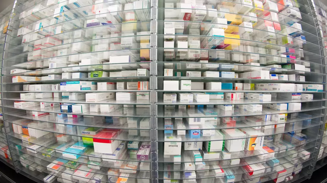 Die Bundesregierung will den Pharma-Standort Deutschland stärken (Archivbild) - Bild: Daniel Reinhardt/dpa