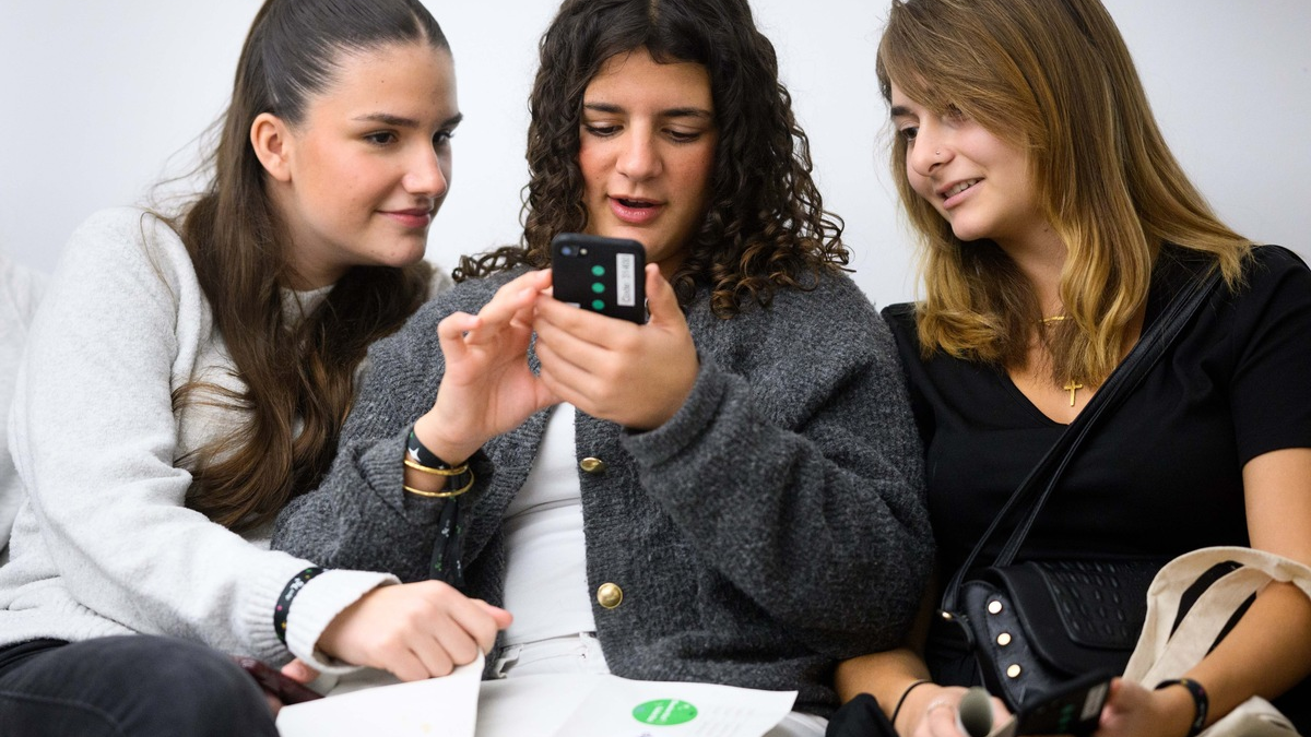 dpa-Newscamp begeistert Berliner Schülerinnen und Schüler für Journalismus und das Entlarven von Desinformation - Foto: presseportal.de