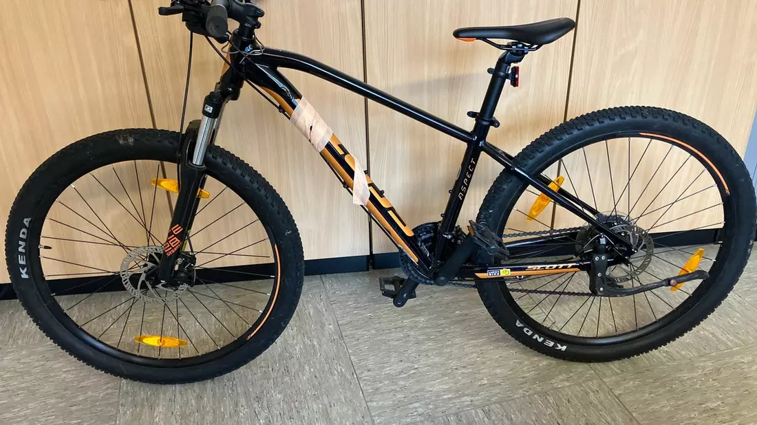 POL-LG: ++ hochwertiges Mountainbike bei Jugendlichen sichergestellt - Wem gehört das Bike? ++ Holzaufsteller auf Fahrbahn gestellt - Polizei ermittelt gegen zwei 15-Jährige ++ ... keinen Shot bekommen ++ - Bild: presseportal.de