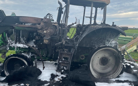 POL-DN: Traktor brennt aus - Foto: presseportal.de