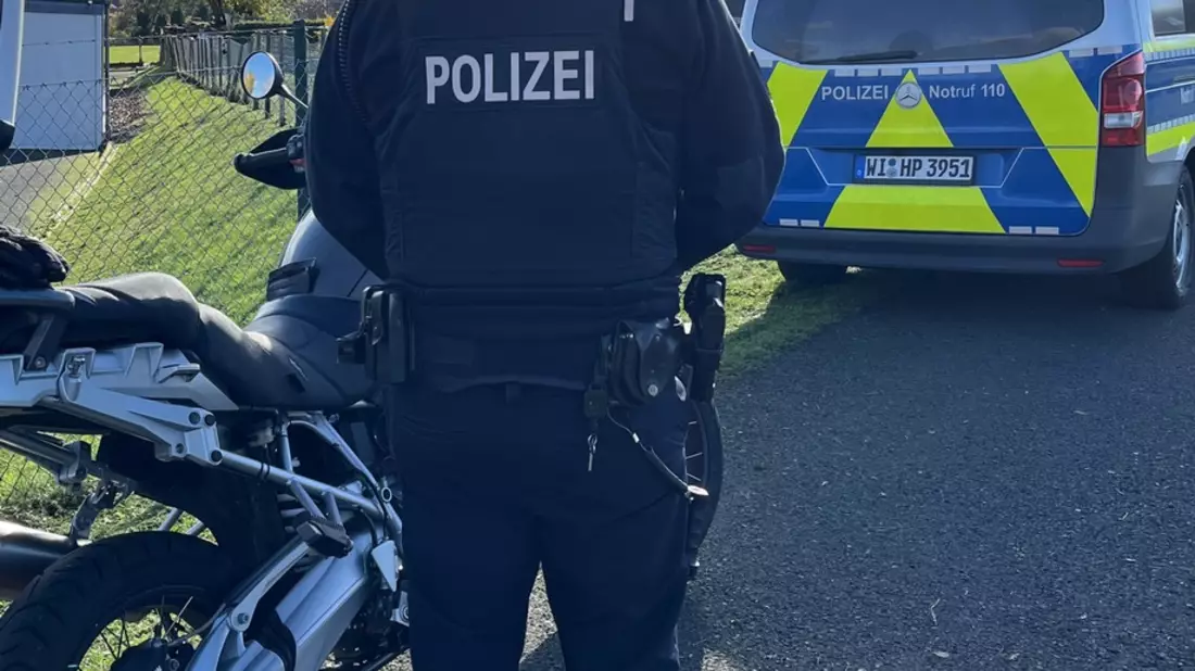 POL-OF: Schnelle Festnahme nach mutmaßlichen exhibitionistischen Handlungen; Schockanruf mit Geldübergabe; Unbekannte zerstörten mehrere Verkehrsschilder: Polizei sucht weitere Zeugen und mehr - Bild: presseportal.de