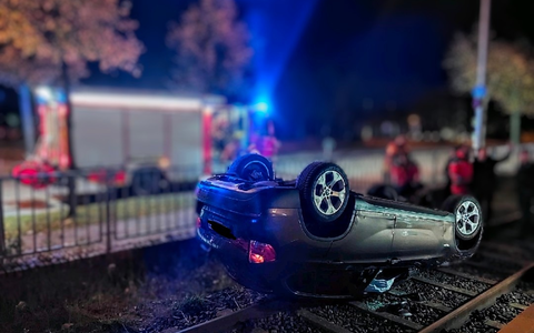 POL-KI: 251020.3 Kiel: Volltrunken am Steuer ins Gleisbett - Foto: presseportal.de