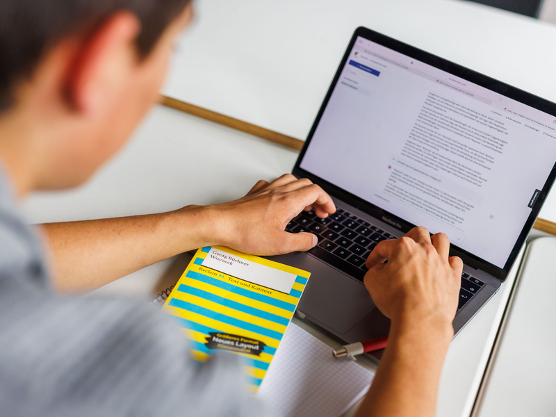 Das Schulfach Informatik wird zunehmend zu einem festen Bestandteil der Bildungslaufbahn in Deutschland. (Archivbild) - Foto: Philipp von Ditfurth/dpa