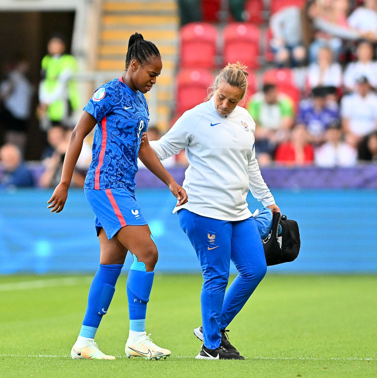 EM-Aus wegen Kreuzbandriss: Frankreichs Marie-Antoinette Katoto  - Foto: David Catry/BELGA/dpa