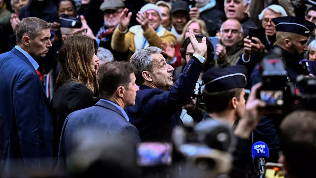 Ex-Präsident Sarkozy hat seine Haft angetreten. - Bild: Julien De Rosa/AFP/dpa