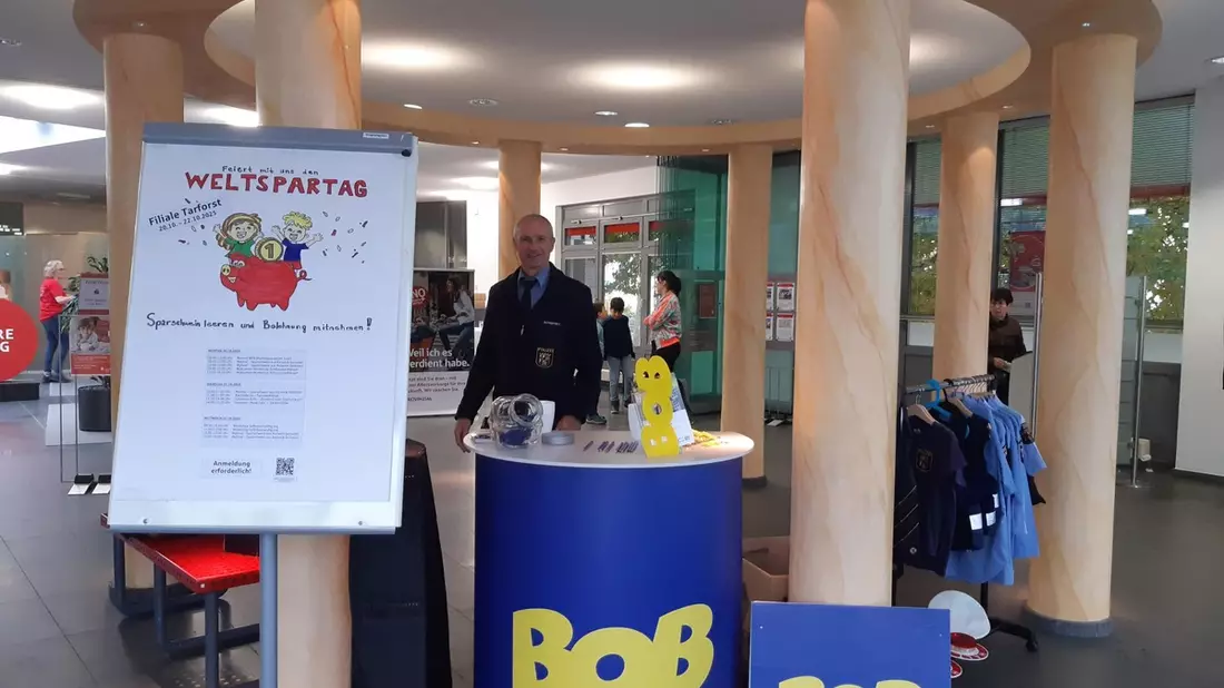 POL-PPTR: Polizeipräsidium Trier unterstützt Kinderprogramm zum Weltspartag - Bild: presseportal.de