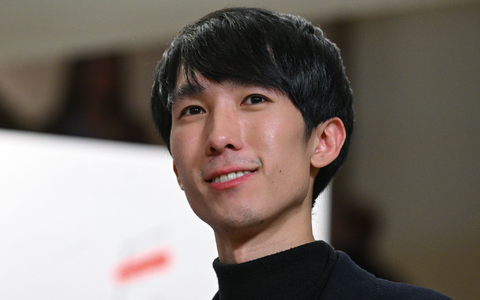 Der amerikanische Pianist Eric Lu hat den 19. Chopin-Klavierwettbewerb gewonnen. - Foto: Radek Pietruszka/PAP/dpa