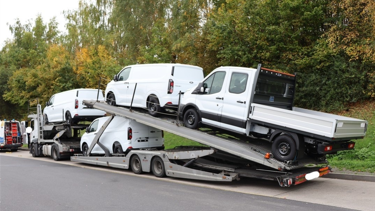 POL-PPTR: Transporteur ohne Lizenz, dafür mit ungültigem Führerschein unterwegs und Autotransporter mit Übermaß - Foto: presseportal.de