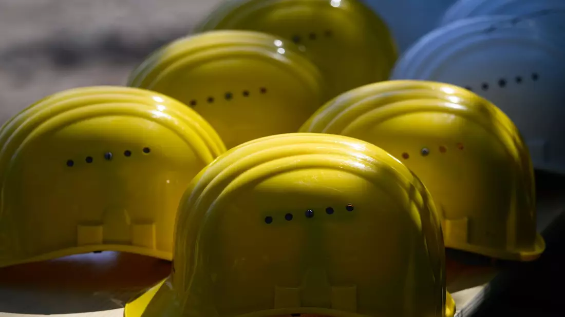 Die Zeitarbeitsfirmen sehen zurzeit besonders unter Druck, wie die Untersuchung von Creditreform zeigt. (Symbolbild) - Bild: Robert Michael/dpa/dpa-tmn