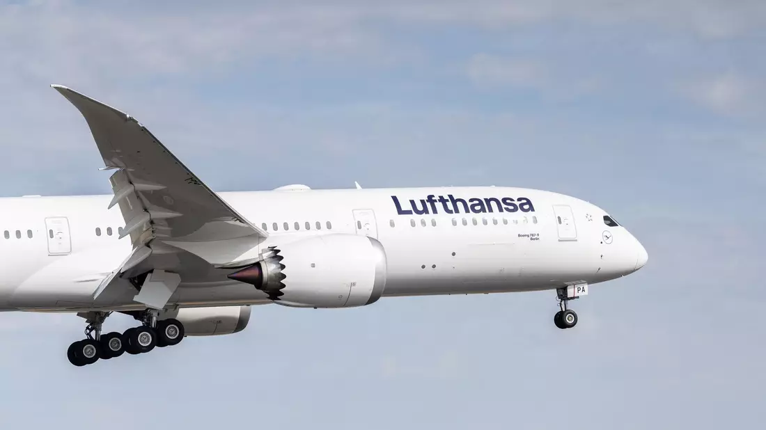 Die Boeing 787 ist Lufthansas Hoffnungsträger für das Drehkreuz Frankfurt. (Symbolbild) - Bild: Hannes P. Albert/dpa