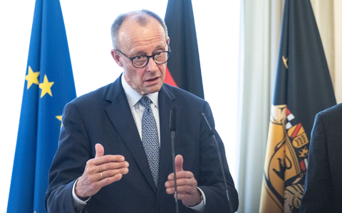 Merz lernte die Mitglieder der Landesregierung kennen. - Foto: Marijan Murat/dpa