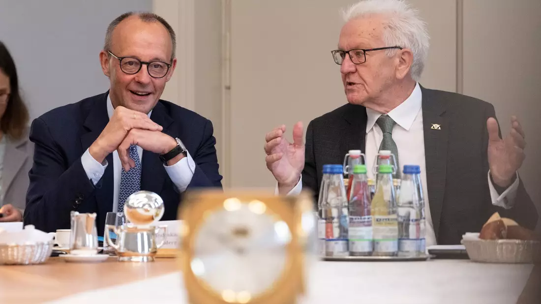 Kretschmann kommt mit Merz deutlich besser klar als mit seinem Vorgänger Olaf Scholz (SPD). - Bild: Marijan Murat/dpa POOL/dpa