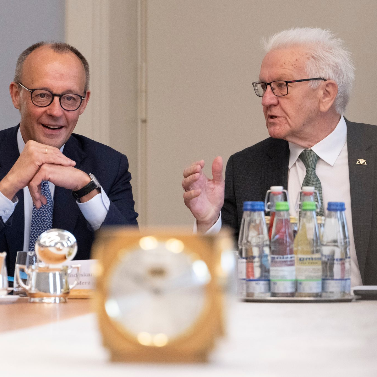 Kretschmann kommt mit Merz deutlich besser klar als mit seinem Vorgänger Olaf Scholz (SPD). - Foto: Marijan Murat/dpa POOL/dpa