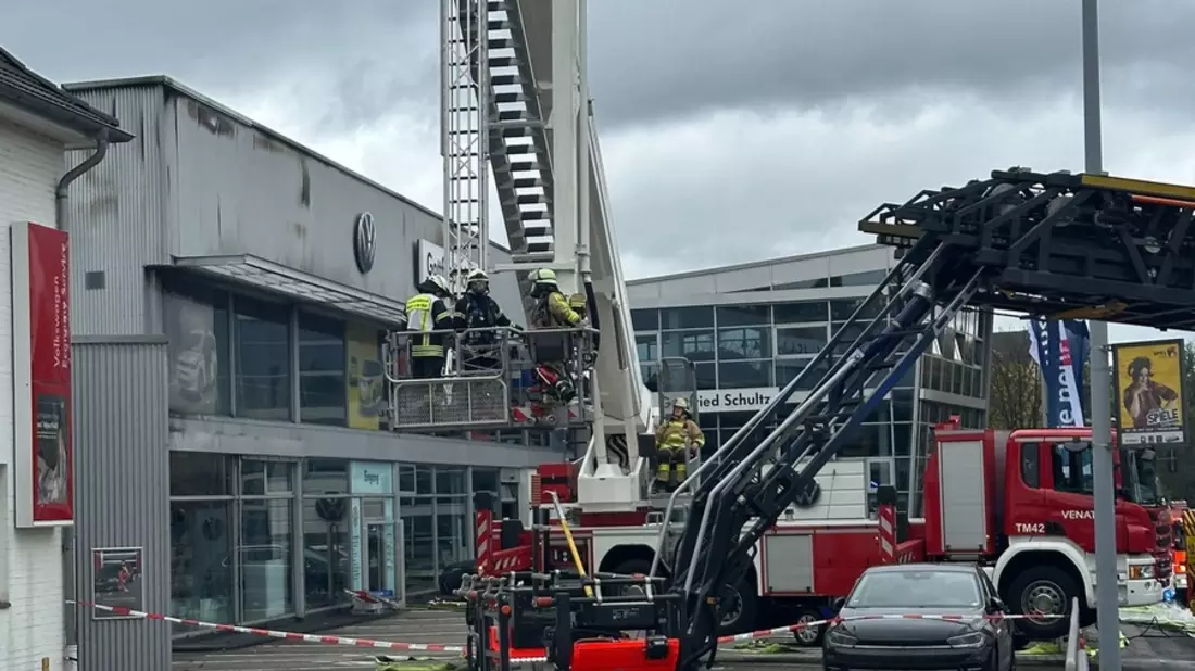 FW-MH: Dritte Folgemeldung zum Großbrand an der Kölner Straße - Bild: presseportal.de