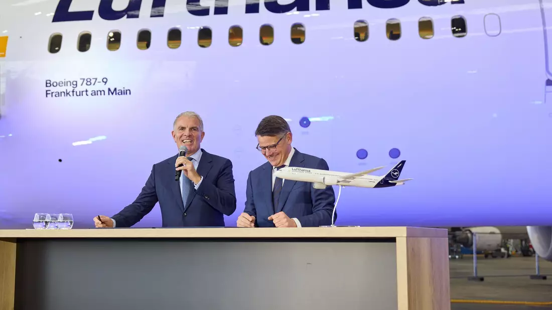 Die Boeing 787 ist bereits die siebte Lufthansa-Maschine, die den Namen des größten deutschen Drehkreuzes Frankfurt trägt.  - Bild: -/Lufthansa/dpa