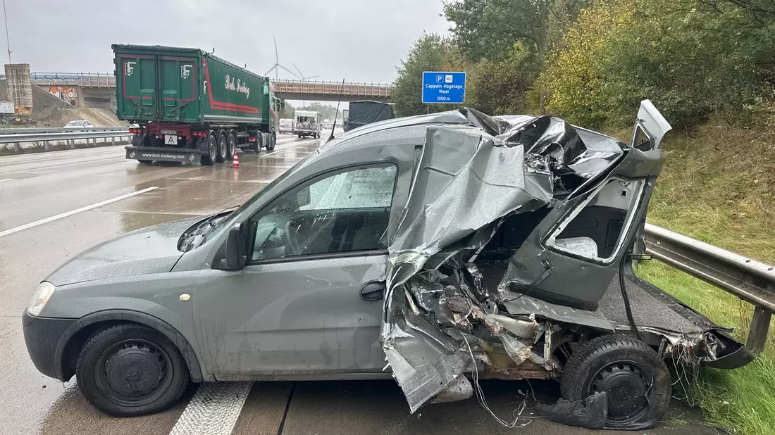 POL-DEL: Autobahnpolizei Ahlhorn: Verkehrsunfall nach Panne auf der Autobahn 1 in Emstek +++ Vorbildliches Verhalten verhindert Schlimmeres (ERGÄNZUNG einer Uhrzeit) - Bild: presseportal.de
