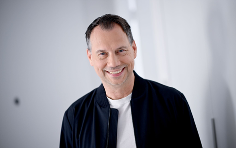 Sebastian Fitzek landet mit seinen Büchern regelmäßig auf Platz 1 der Bücherlisten. - Foto: Britta Pedersen/dpa