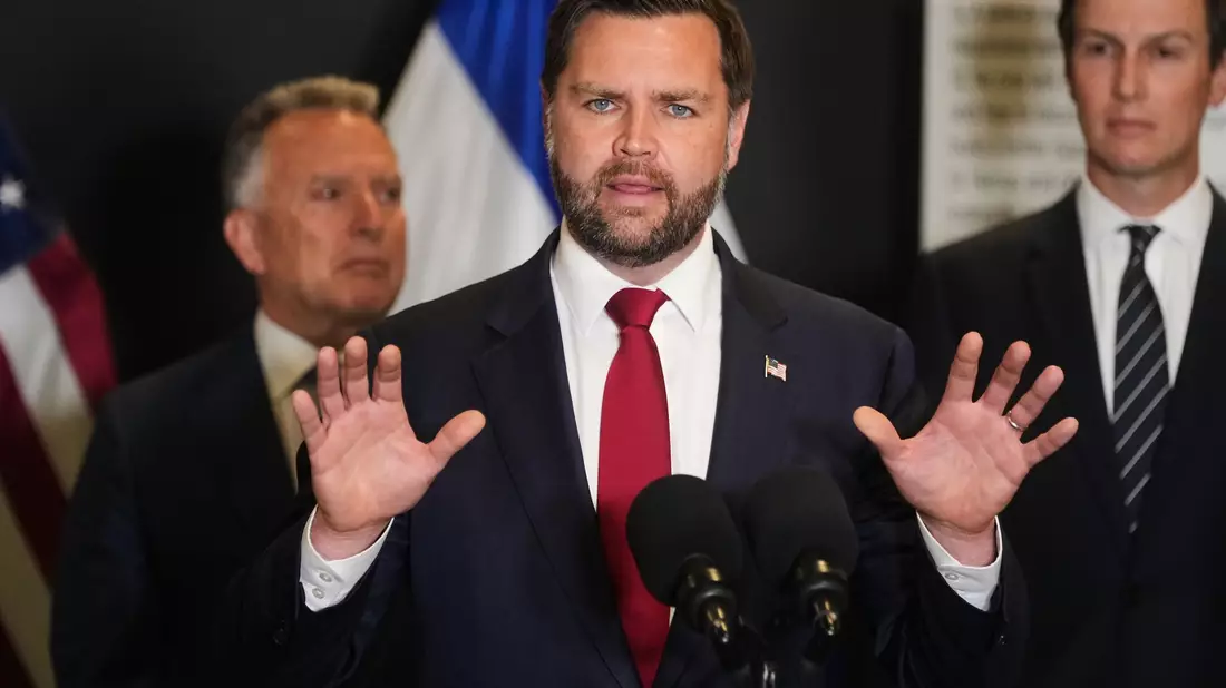 Trump-Vize Vance bittet bei der Rückgabe der übrigen Geisel-Leichen um Geduld.  - Bild: Francisco Seco/AP/dpa