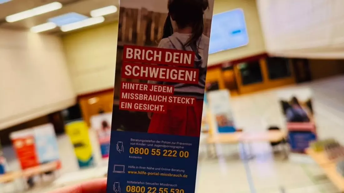 POL-DA: Bensheim: #ANWURF - Gemeinsam für Kinder- und Jugendschutz in Sportvereinen - Infoveranstaltung in der Weststadthalle - Bild: presseportal.de