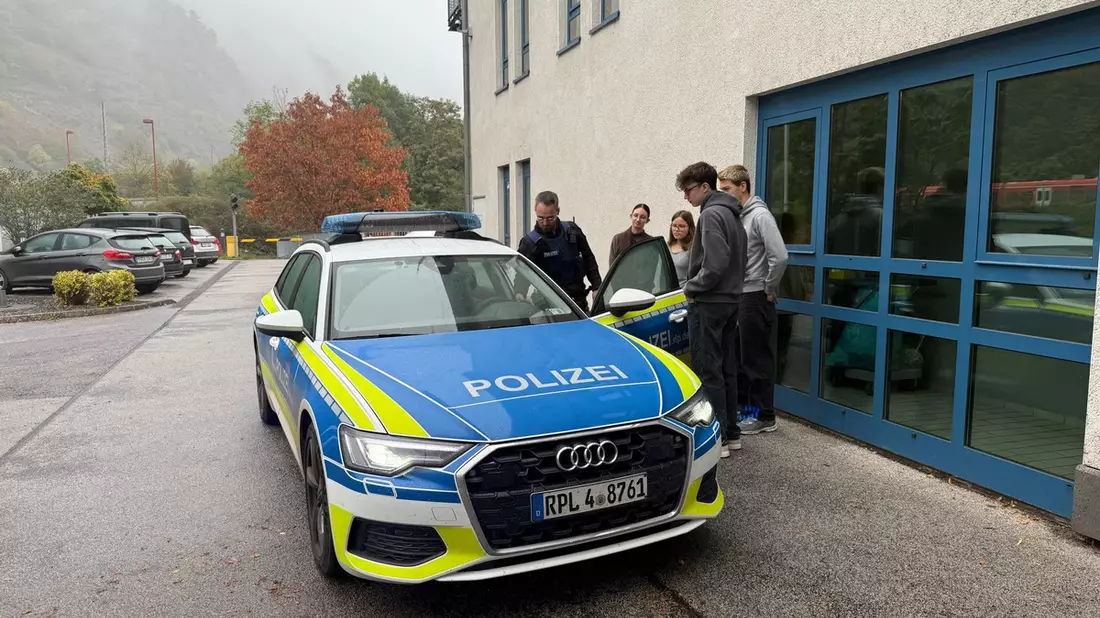 POL-PDMY: Schnupperpraktikum bei der Polizei Cochem - Bild: presseportal.de