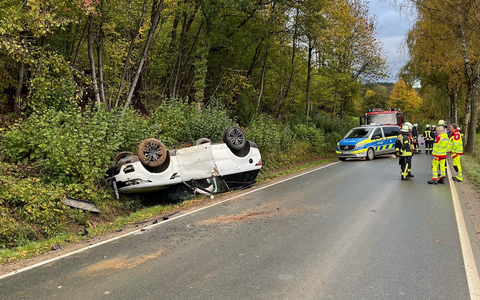 POL-HX: Landrover überschlägt sich: 20.000 Euro Schaden - Foto: presseportal.de