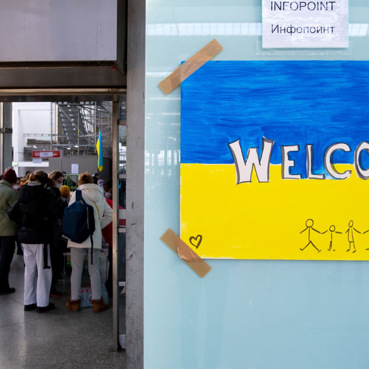 In den ersten Kriegsmonaten, als die ersten Flüchtlinge ankamen, war die Hilfsbereitschaft vielerorts groß. (Archivfoto - Foto: Sven Hoppe/dpa