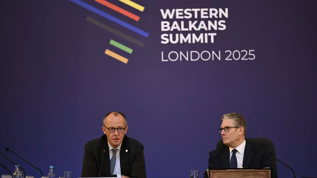 Merz konkretisierte seinen Aussagen bei einer Pressekonferenz in London. - Bild: Chris Ratcliffe/PA Wire/Pool/dpa