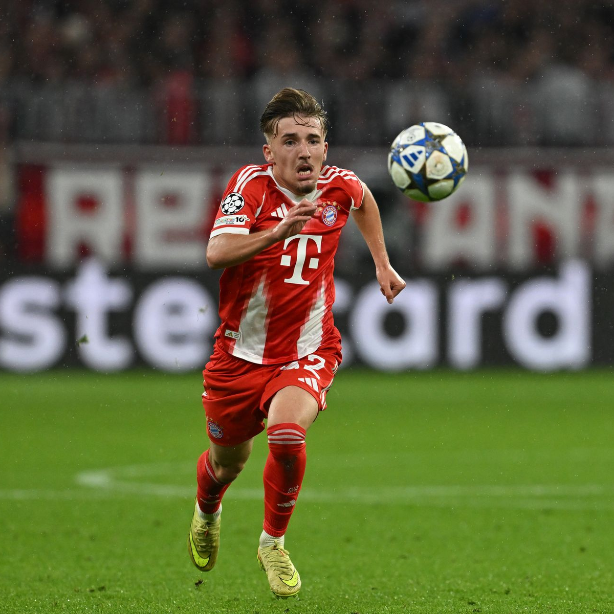 Manuel Neuer kehrt in das Tor des FC Bayern zurück. (Archivfoto) - Foto: Sven Hoppe/dpa