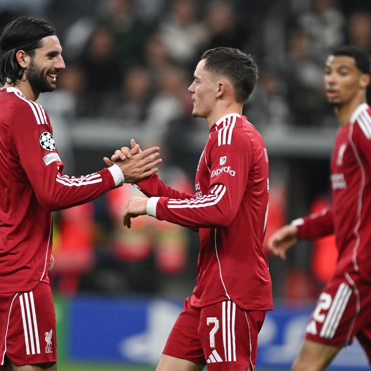 Im Triokot des FC Liverpool läuft es noch nicht rund für Florian Wirtz. - Foto: Arne Dedert/dpa