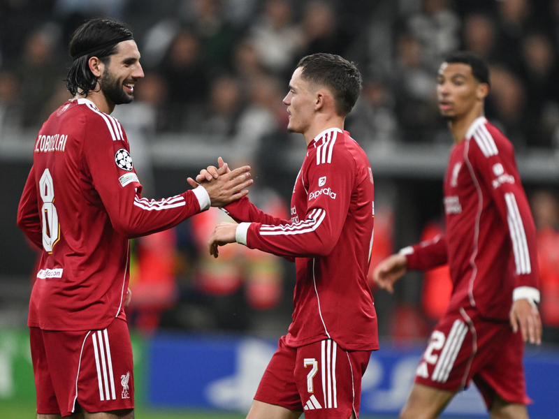 Im Triokot des FC Liverpool läuft es noch nicht rund für Florian Wirtz. - Foto: Arne Dedert/dpa