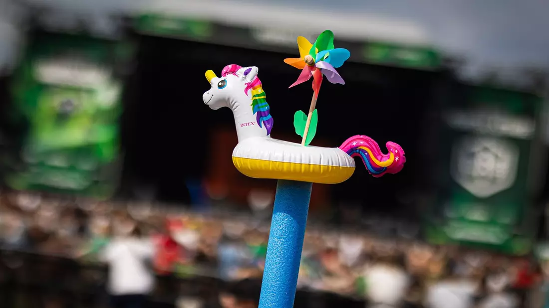 Mehr als Kitsch: das Einhorn besitzt auch eine Symbolkraft. (Symbolbild) - Bild: Moritz Frankenberg/dpa